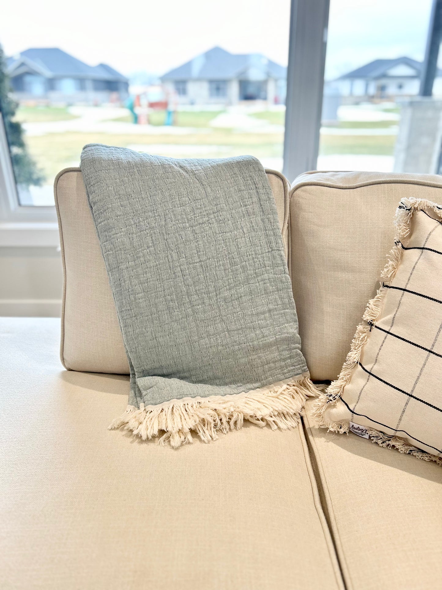 Penedo Throw Blanket - Blue