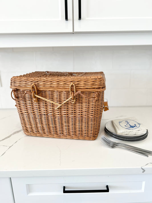 Vintage Wicker Picnic Basket